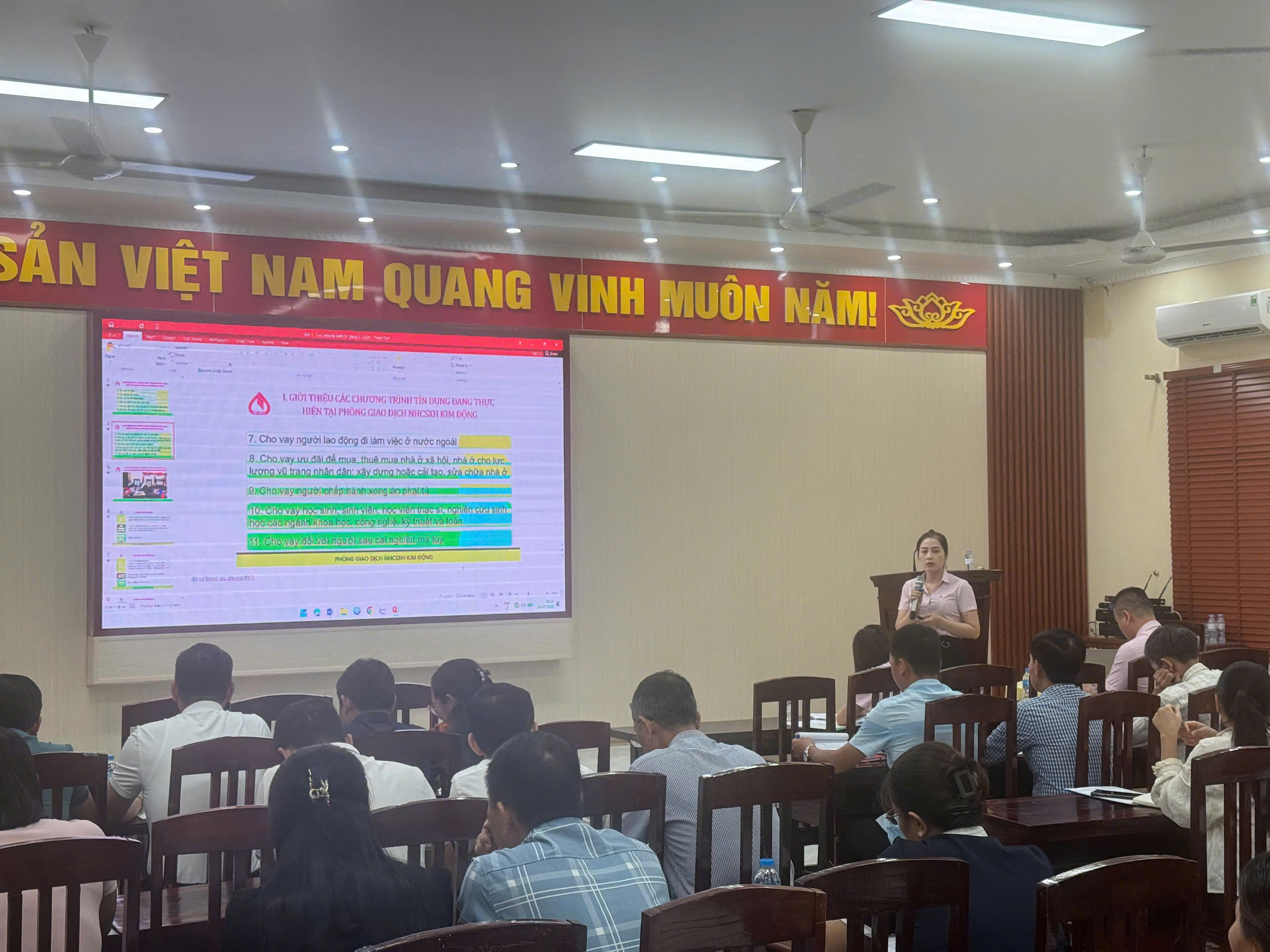 Phòng giao dịch Ngân hàng Chính sách xã hội Kim Động  tập huấn vai trò của Trưởng thôn trong hoạt động tín dụng chính sách