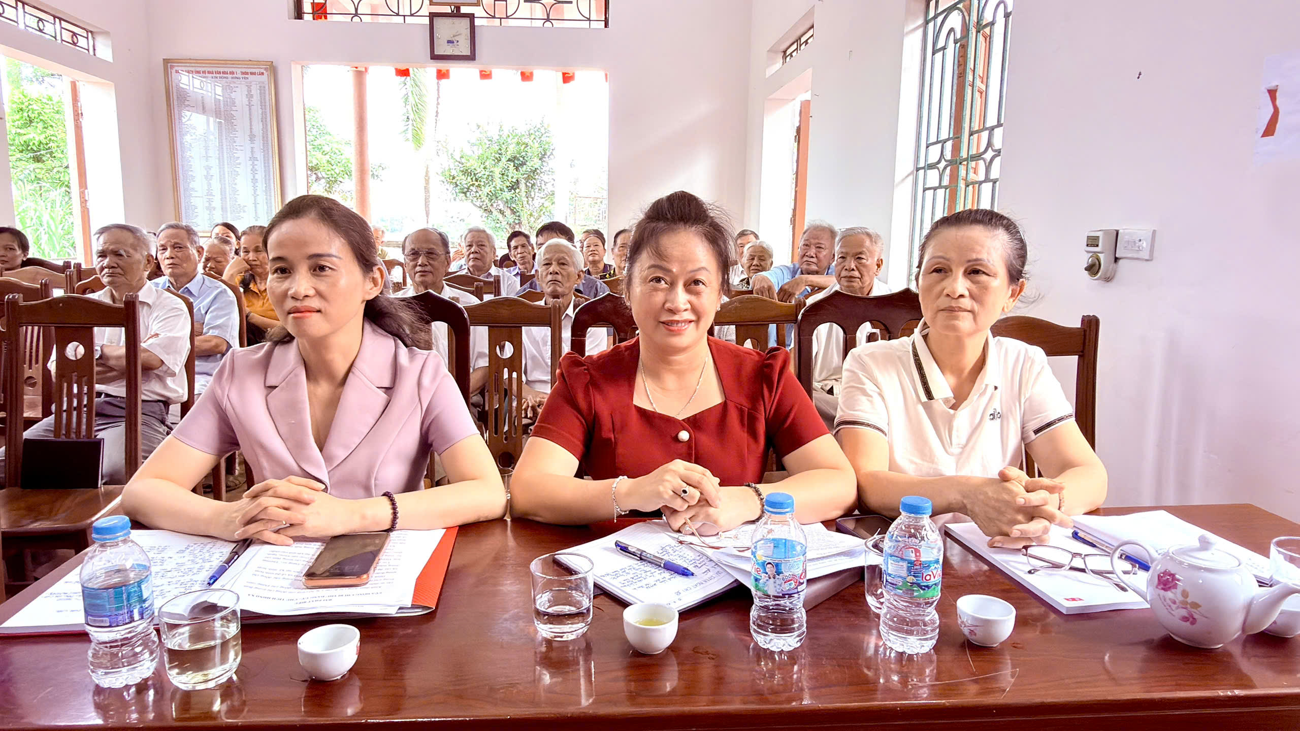 ĐÔNG CHÍ BÍ THƯ ĐẢNG ỦY DỰ, CHỈ ĐẠO SINH HOẠT CHI BỘ NHO LÂM